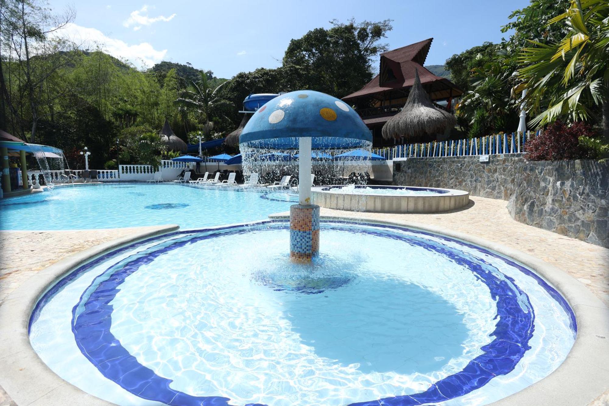 Hotel Aguatur Cocorná Buitenkant foto